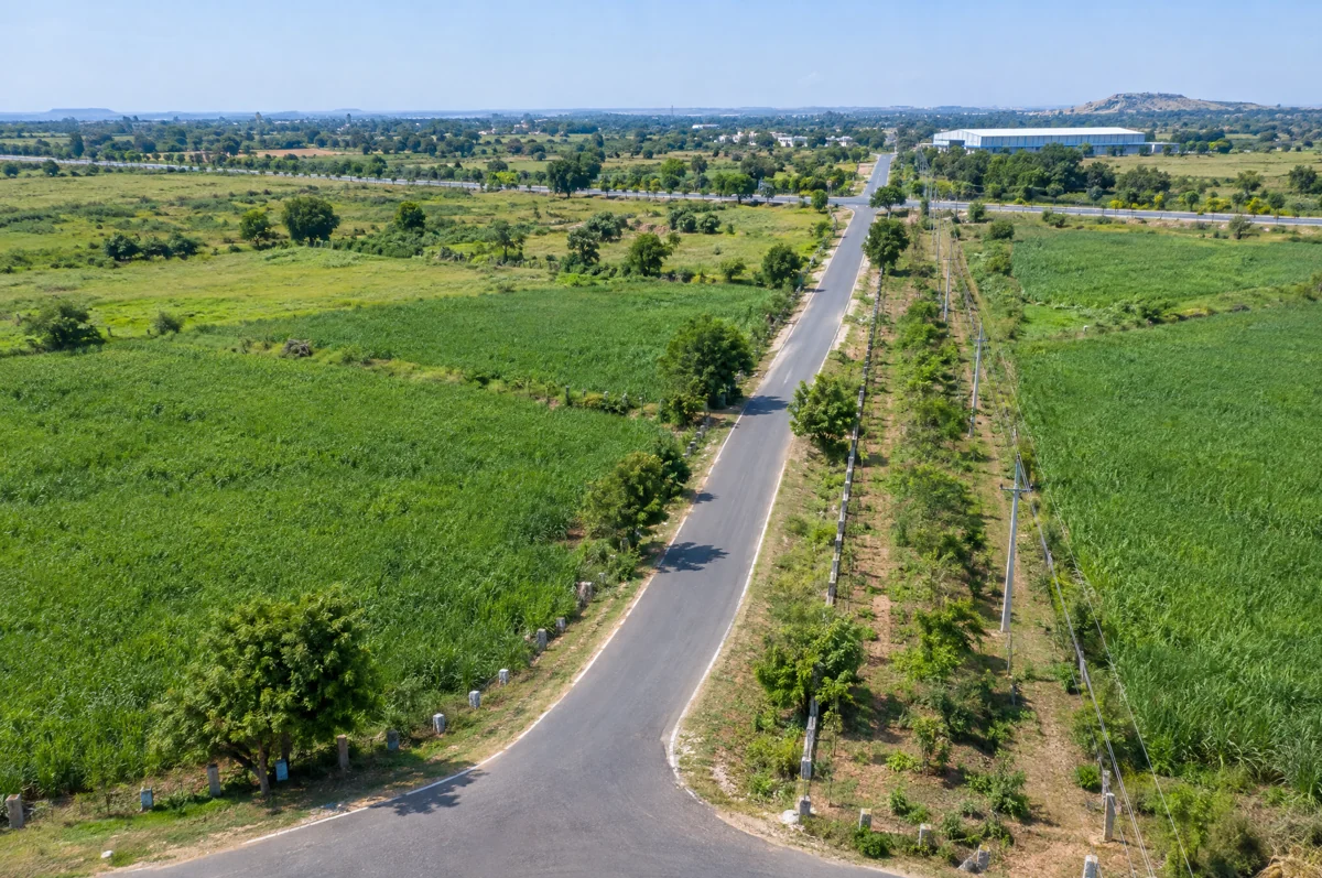 Illustration of access and a utility corridor between land parcels